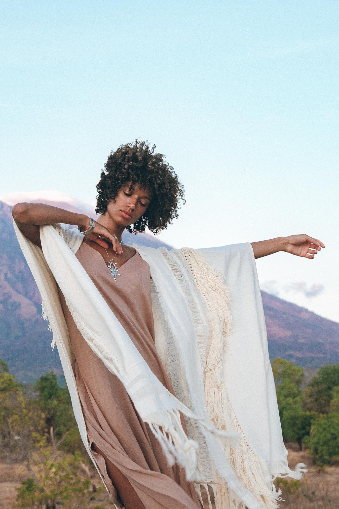 Bridal Boho Cape Poncho Hand-loomed - Image 7